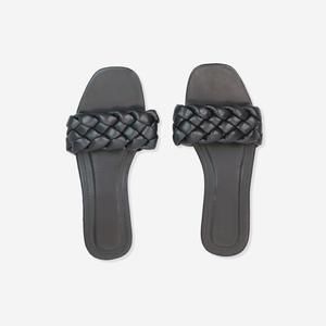 NEW QUPID women's braided slip on sandals in black